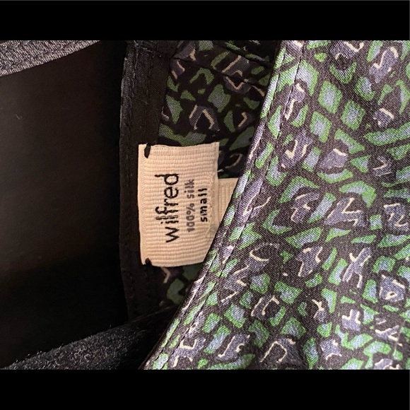 *SOLD* Aritzia blouse - Picture 3 of 4